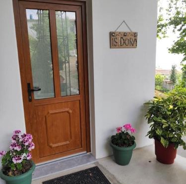 Isidora Apartments