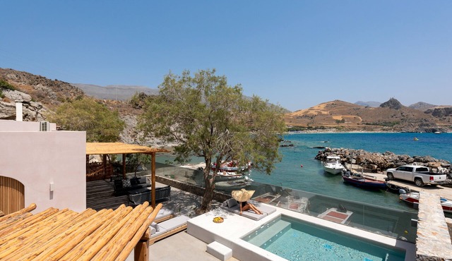 Isla Beach House, a Timeless Retreat