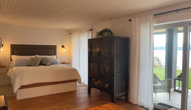 Island Alchemy Suite is a private little getaway with spectacular ocean views.