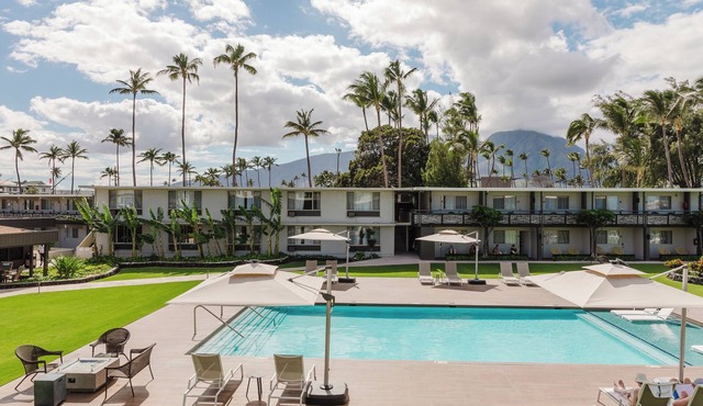 Island Charm: Best Value Stay, Outdoor Pool, Beachfront Location | 3 Units