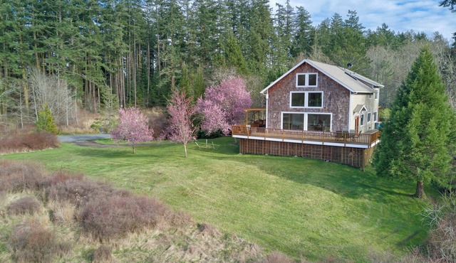 Island Escape with Comfort and Privacy -Margo House