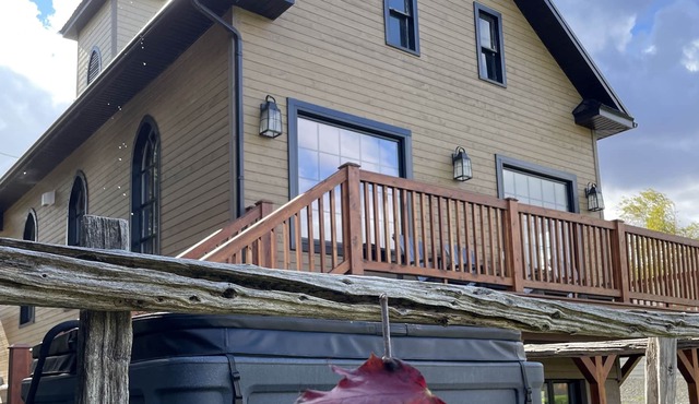 Island View Cottage: A Hidden Gem near Sugarloaf Park in Northern New Brunswick