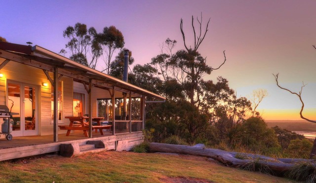 Island View Spa Cottage