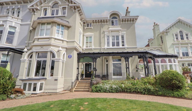 ISMAY DINING ROOM SUITE - TITANIC INTEREST BEACH VIEW in Waterloo, Merseyside
