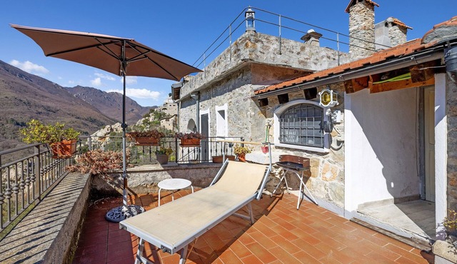 Apartment 'La Dimora Del Tempo Perduto' with Mountain View, Shared Terrace and Wi-Fi