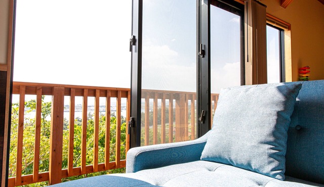 It is a private cottage with a theme of "rainbow" newly built in Tamaki, Nanjo City, southern Okinawa Island (November 2019)