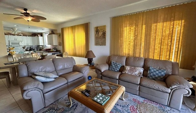 It's Island Time! Large condo with dock and a view in the heart of Freeport.