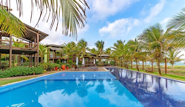 IT70 - Great Beachfront Duplex - Itacimirim