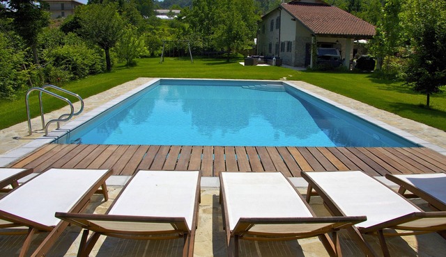 Italian villa, private pool - cycling, hiking, wine tours, slow-food, fast WiFi