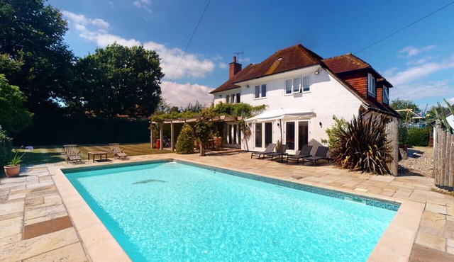 Itchenor House - Four Bedroom House, Sleeps 8