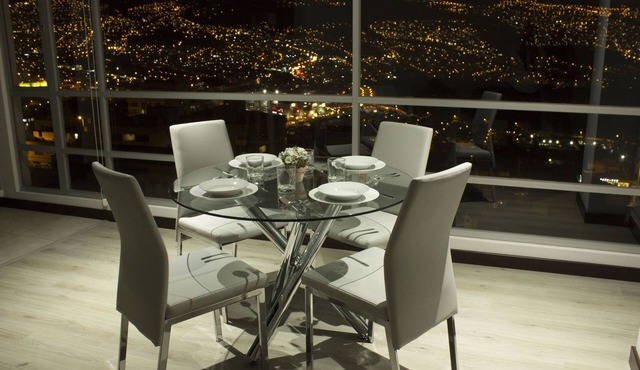 Its a apartament ubicated in the north of Quito 20mins from the airpor.