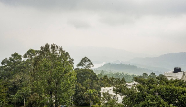 Itsy Hotels Classiyo Munnar Crown Resorts
