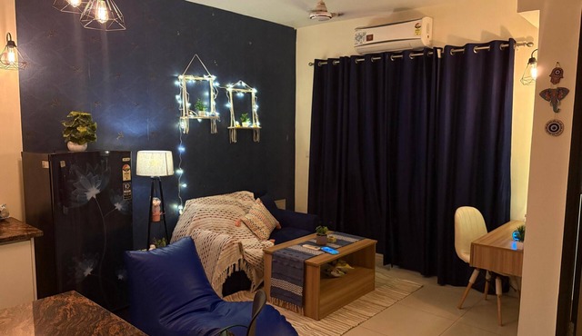 Ivory by Homigo , cozy and comfortable apartment in noida
