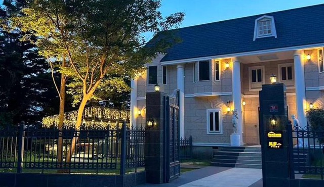 Izu Plateau House 420 square meters, BBQ , 8 bedrooms, 1 living room 1kitchen 6 toilets 4 bathroom 1 onsen