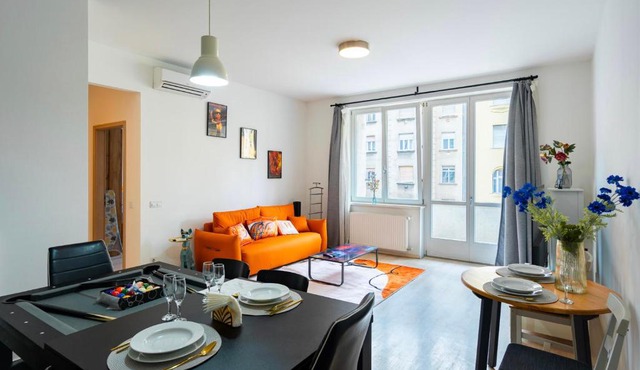 J Home - Designer Apartment near Buda Castle - Sleeps 6 - 12 with next door