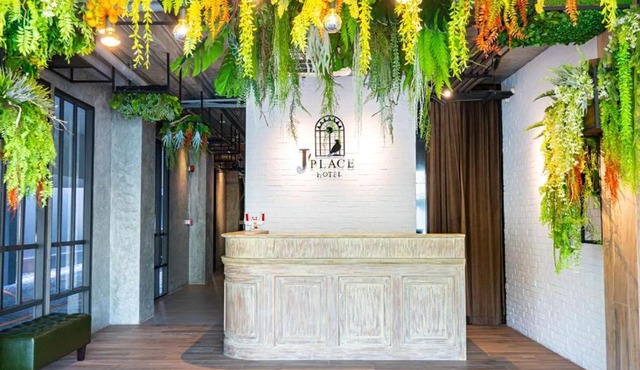 J PLACE HOTEL