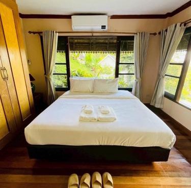 J Valley Resort
