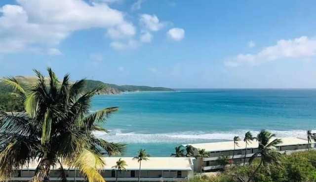 Jack’s Hideaway - Amazing Ocean View, walking distance to beach & restaurants.
