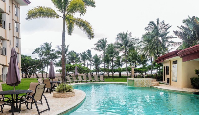 Jaco Walkout Beachfront-90 min SJO-sleep 6-next to Crocs-1st floor