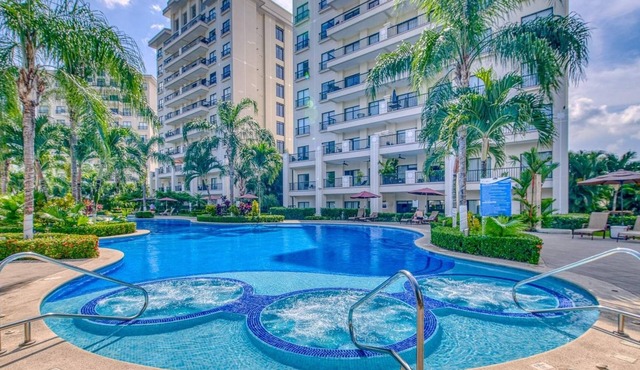 JacoBay Large 3 bd Panoramic views with Pool