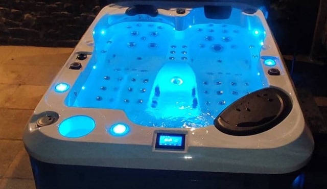 Jacuzzi Studio 2/4 pers with furnished terrace