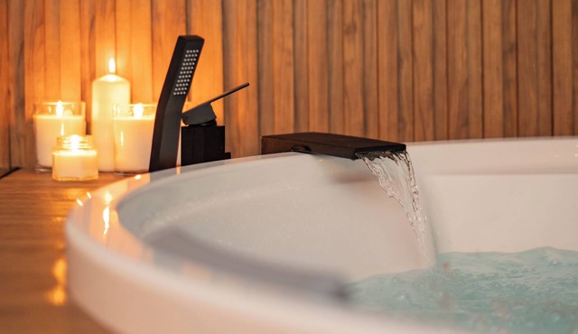 Jacuzzi Suite with Sea View near Amalfi Coast & Naples