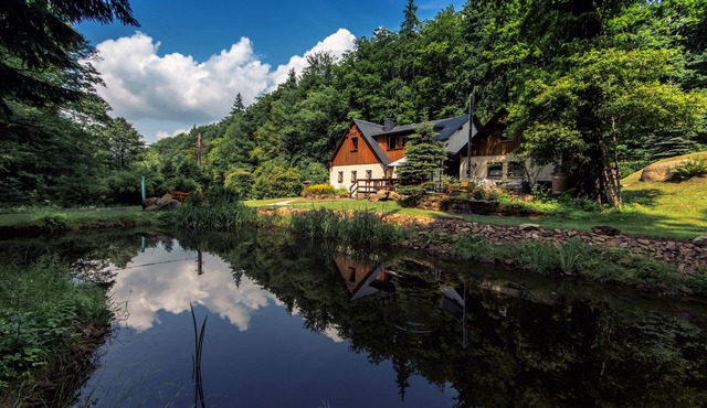 Jägerhaus Oppach (secluded location) forest house with lake