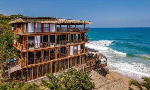 Jaguar Beachfront Ecohotel & Spa