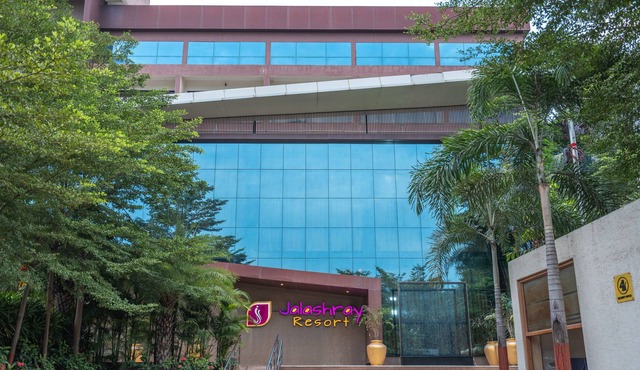 Jalashray Resort