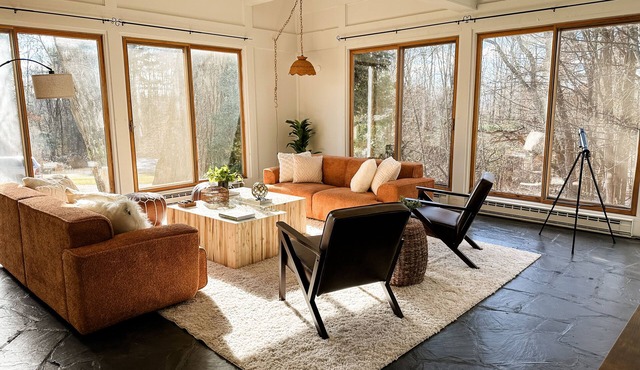 Jam House Killington/Pico:Renovated Luxury+Hot Tub+Sauna+Wine Bar+Pool+Game Room
