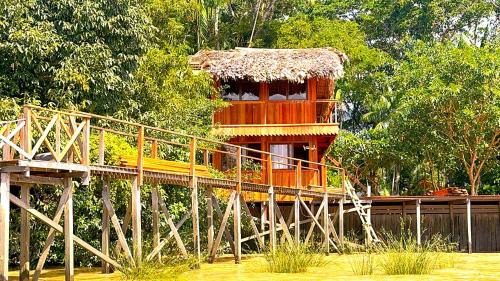 Jambu Hostel Combu