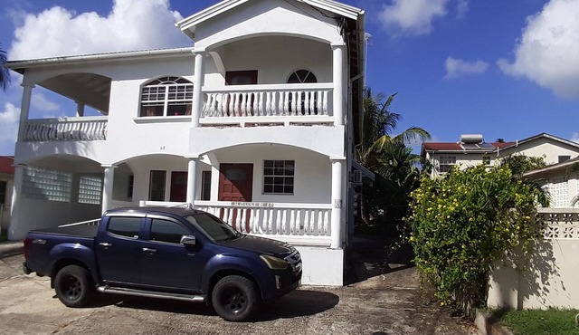 Jan's Villa - 1 Bed Apartment - 5 min from the beach