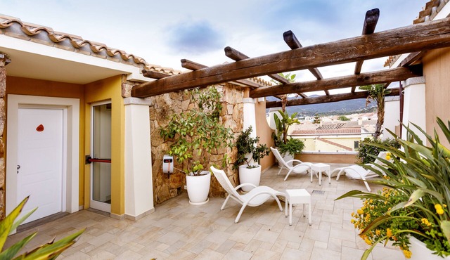 Janas Hotel