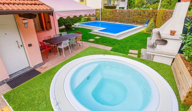 Jane e Jolie Haus privates Schwimmbad und Jacuzzi by Interhome
