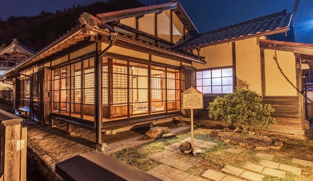 Japan's Oldest Remaining Company Housing -Like a Ghibli Scene