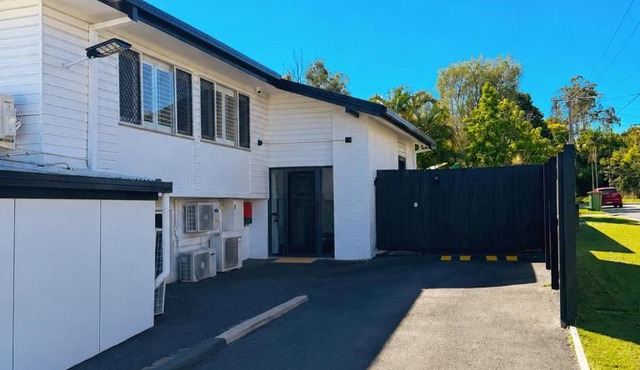 Japanese Zen Retreat with Tatami, Projector - Free Parking