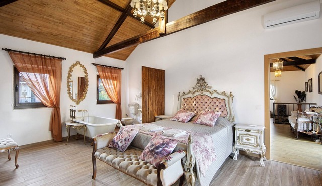 'Jasmim' Room with Shared Pool in Arouca