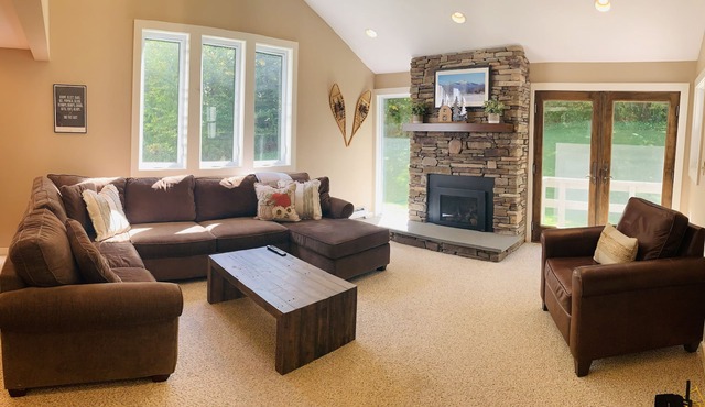 Jay Peak 3 Bedroom Trailside Condo directly on the mountain. Walk to water park