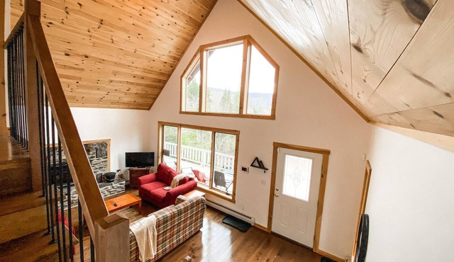 ★Jay Peak Mountain Chalet★secluded/pool/snowsports