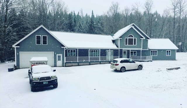 Jay River Front Three Bedroom. 2 miles to Jay Peak