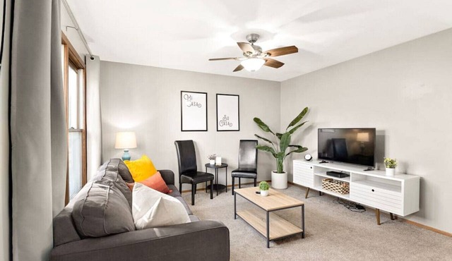 Jeff 1 · Cute 2Bed 1.5Bath Duplex w Garage by Walking Trail