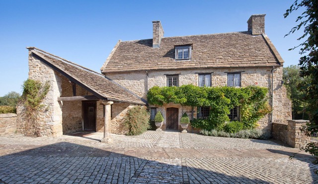 Jerards Dairy - sleeps 8 guests in 4 bedrooms