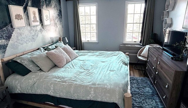 Jiminy Peak Relaxation Suite - Sleeps 4 Ski On/Off Mountain - New and Updated