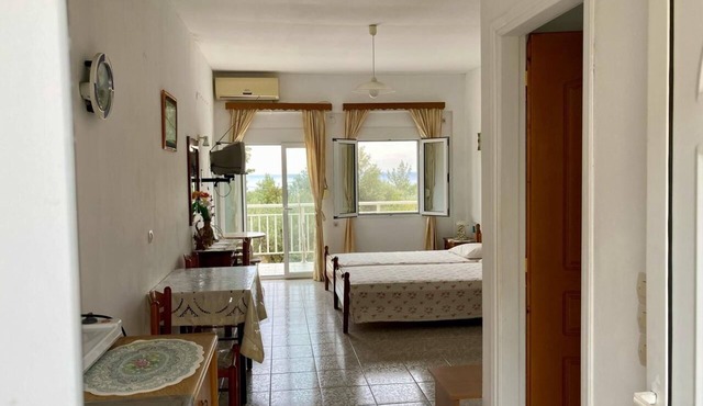 Jimmy Anna Beachfront Apartments Private Beach
