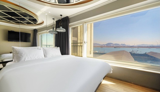 JK Hotel