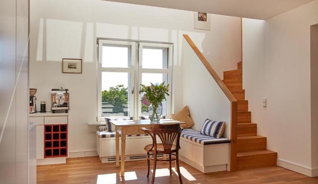 Joachim 8 Maisonette Apartment by Suite030