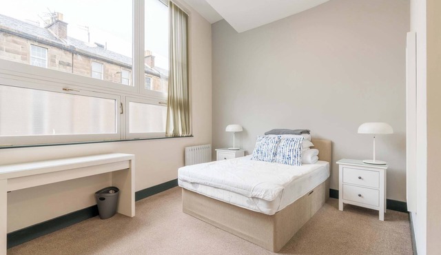 JOIVY Meadows Park Ensuite Deluxe Rooms