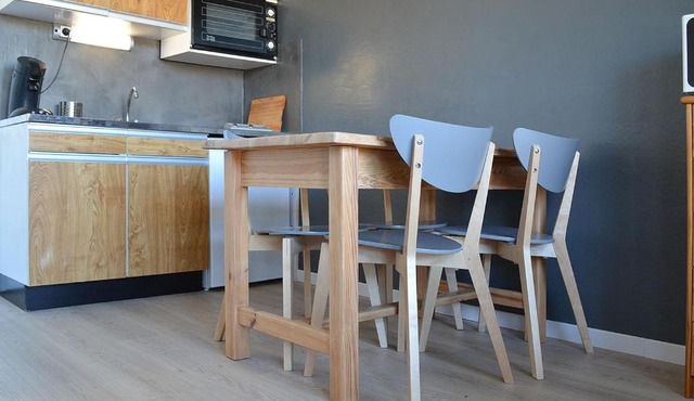 Joli studio rénové avec balcon et parking à Villard-de-Lans - FR-1-689-1