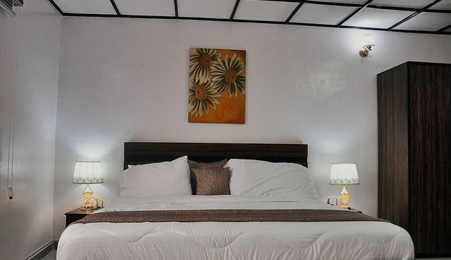 Jolie Suites