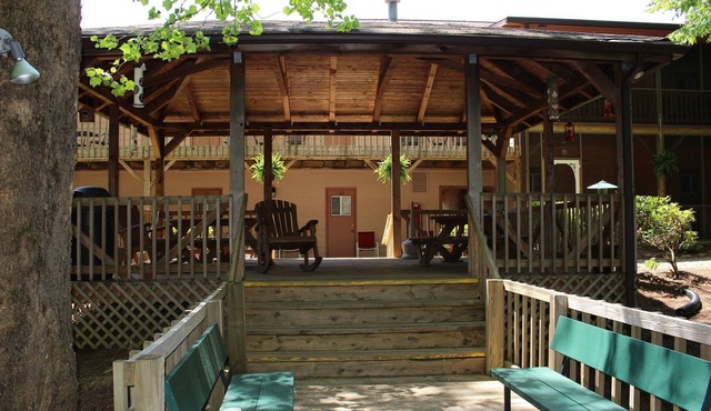 Jonathan Creek Inn and Villas
